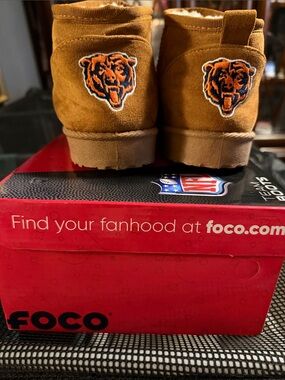 FOCO Women's Tan Suede Chicago Bears Ankle Booties